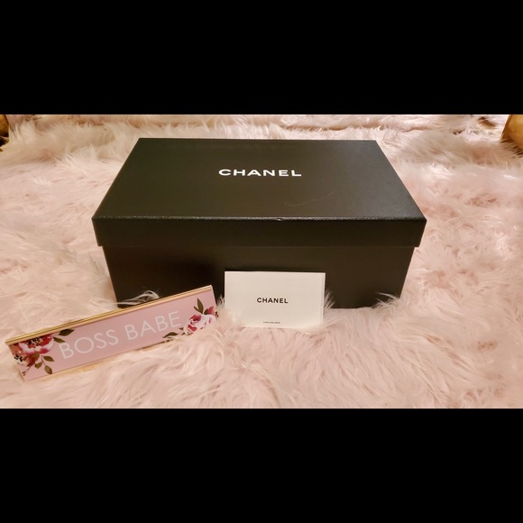 CHANEL Sneakers -  Cruise 2020 Collection - Picture 7 of 12